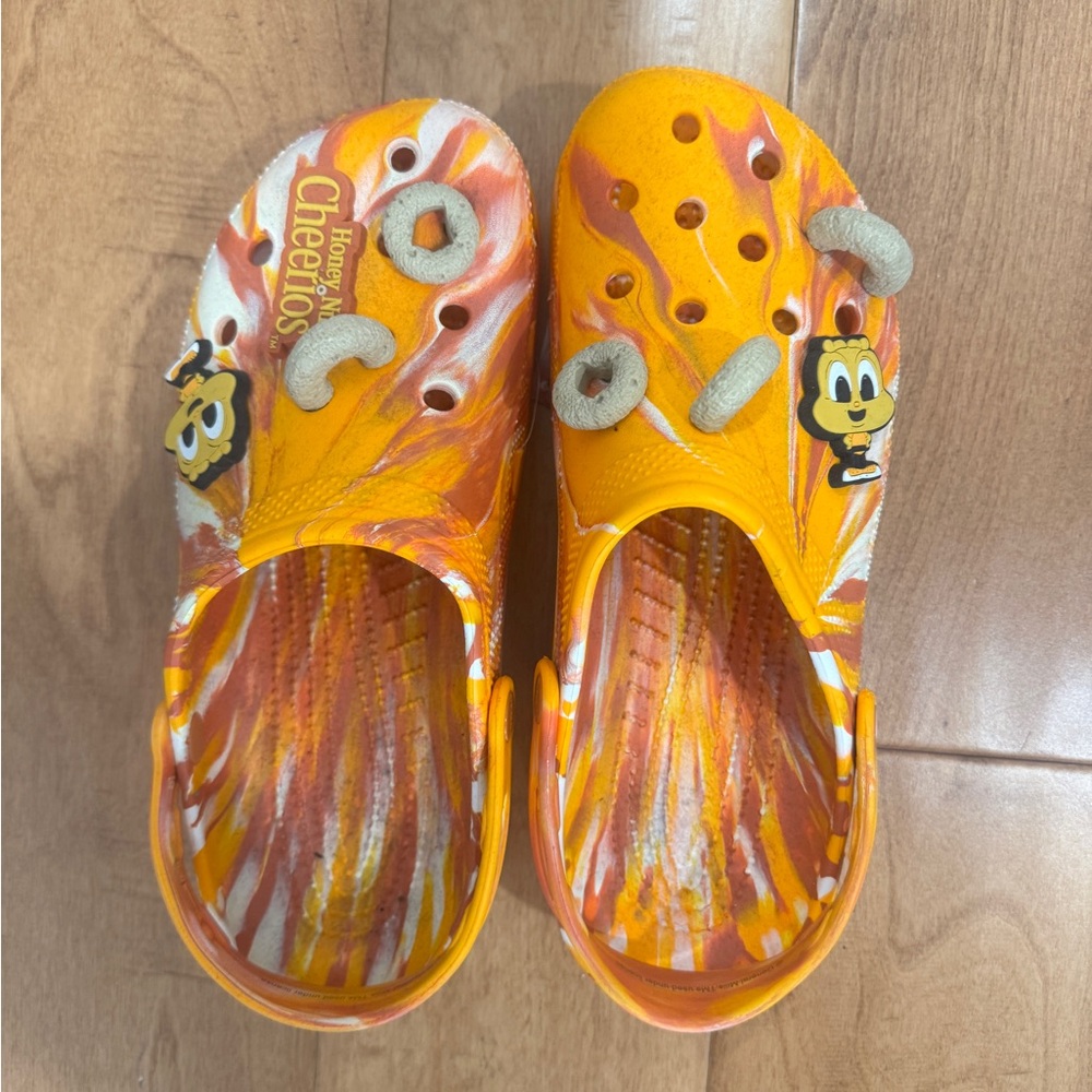 CROCS Cheerios NWT